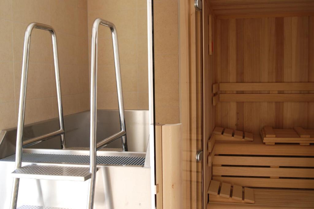 Apartmanovy Dum Landek ออสตราวา ภายนอก รูปภาพ