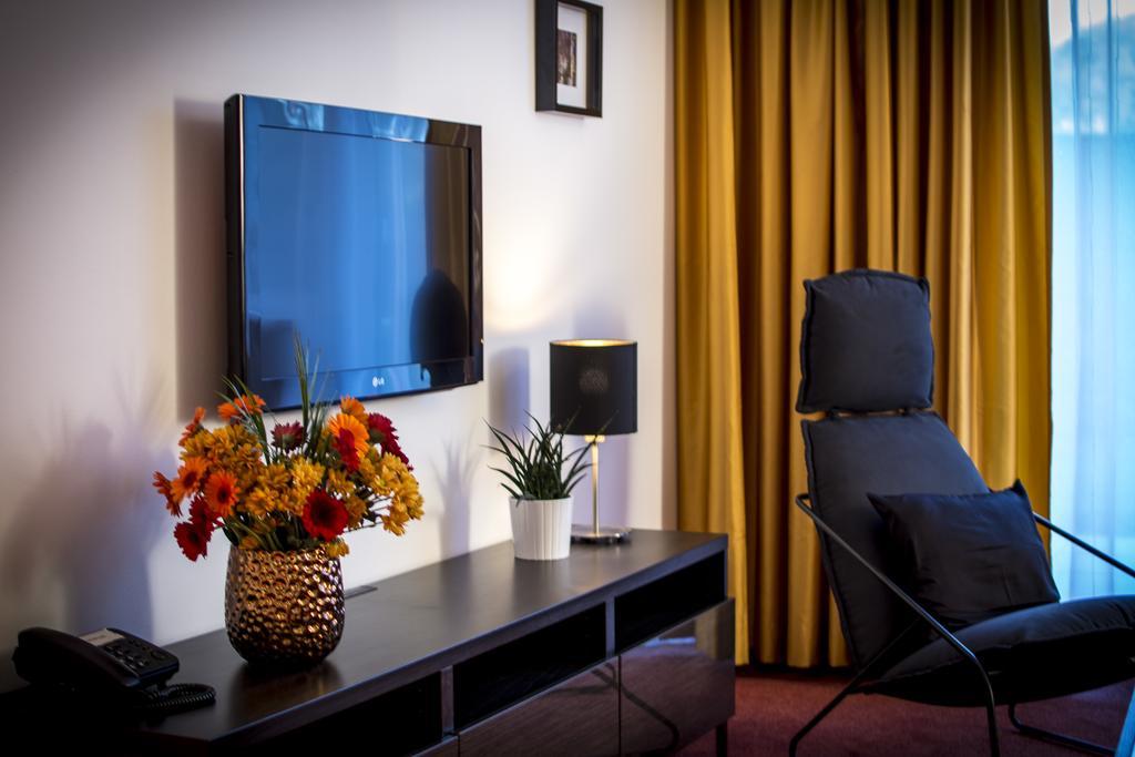 Apartmanovy Dum Landek ออสตราวา ภายนอก รูปภาพ