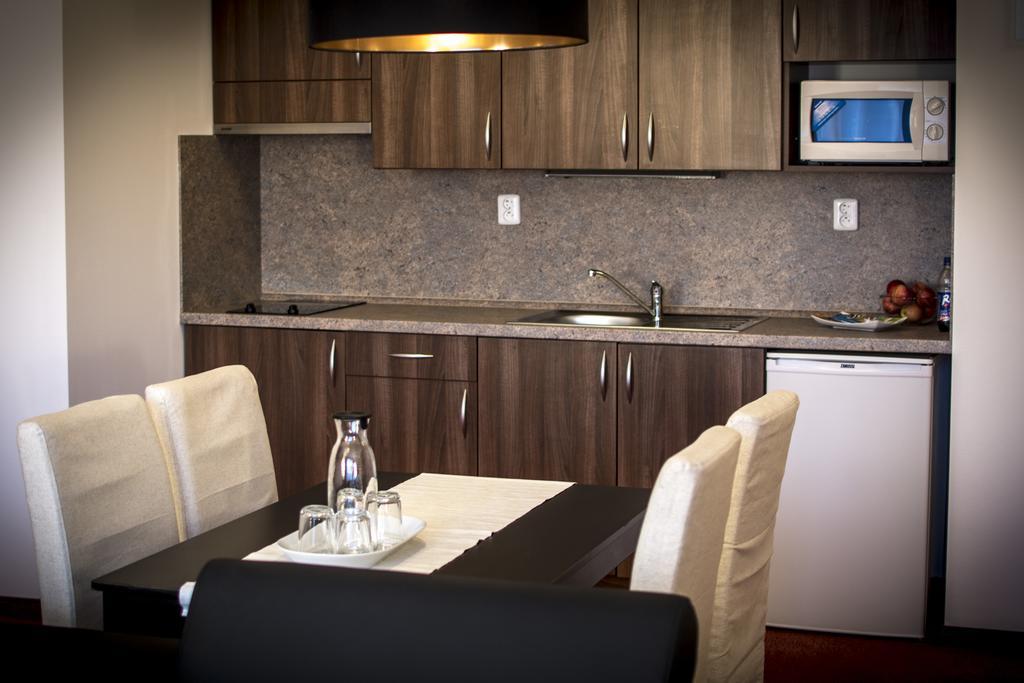 Apartmanovy Dum Landek ออสตราวา ภายนอก รูปภาพ