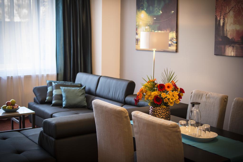 Apartmanovy Dum Landek ออสตราวา ภายนอก รูปภาพ