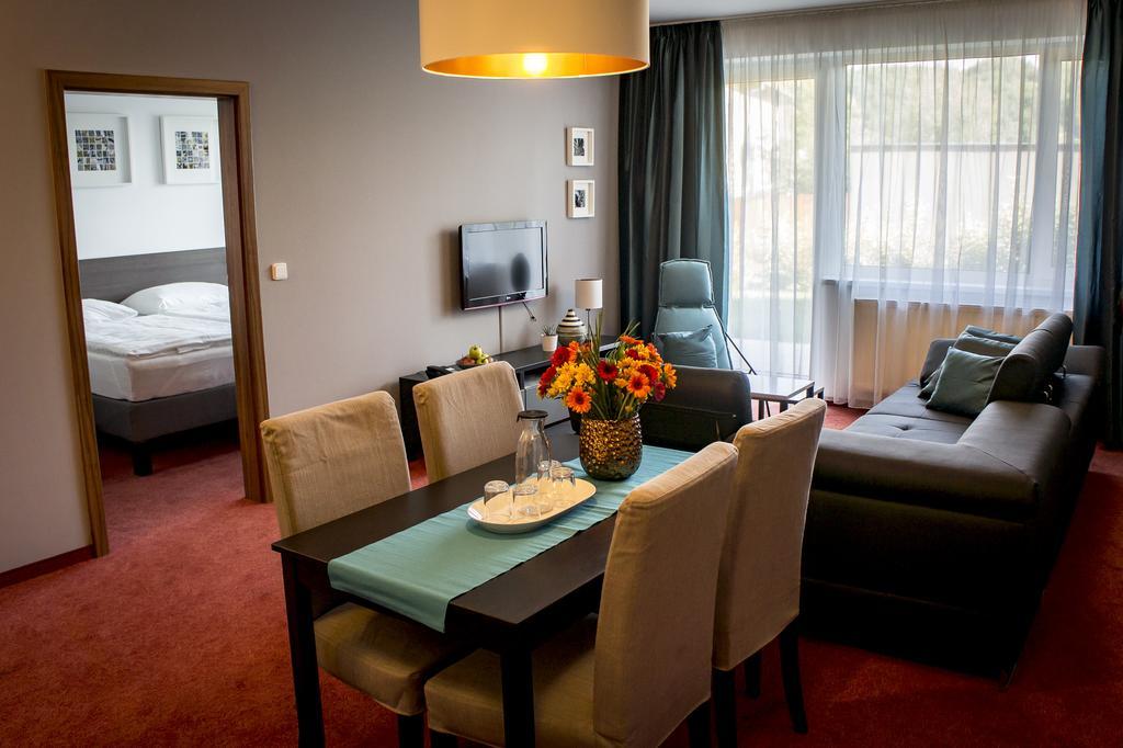 Apartmanovy Dum Landek ออสตราวา ภายนอก รูปภาพ