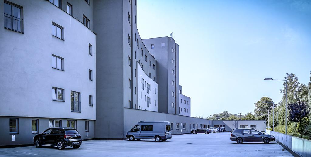 Apartmanovy Dum Landek ออสตราวา ภายนอก รูปภาพ