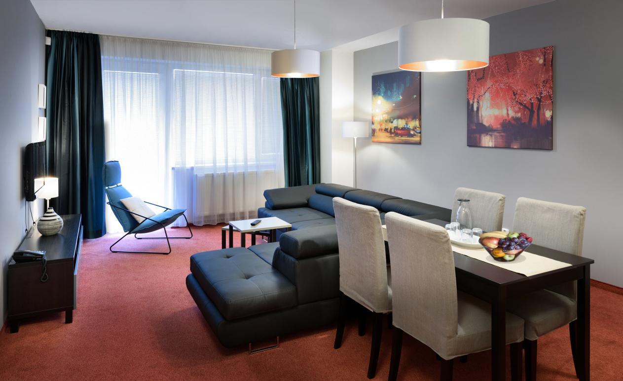 Apartmanovy Dum Landek ออสตราวา ภายนอก รูปภาพ