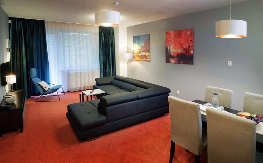 Apartmanovy Dum Landek ออสตราวา ภายนอก รูปภาพ